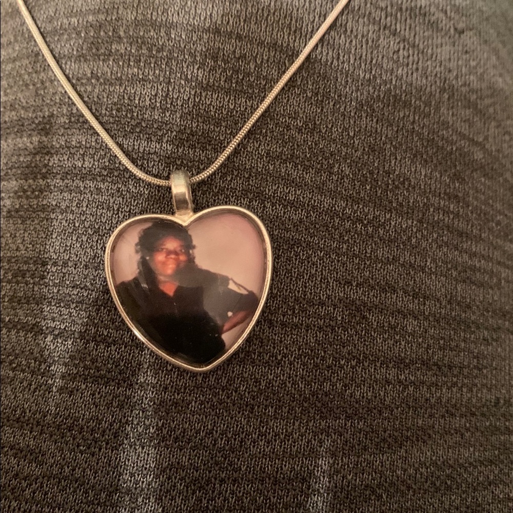 Keepsakes - Picture 4 of 5